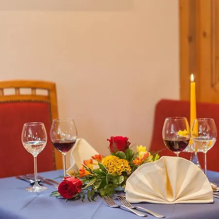 Und Restaurant Piccolo Otel Thale