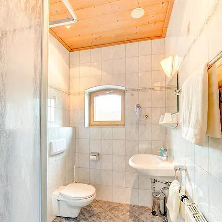 Und Restaurant Piccolo 塔勒