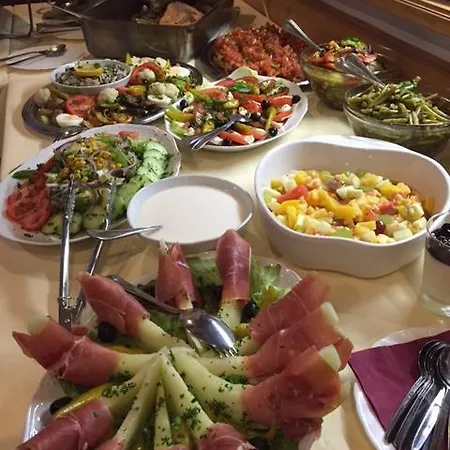 Und Restaurant Piccolo