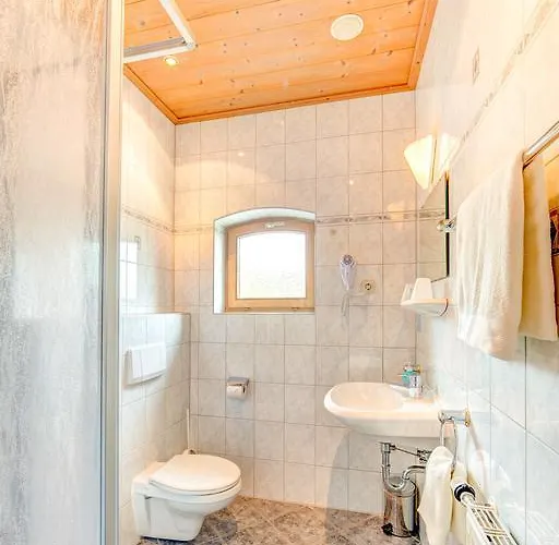 Und Restaurant Piccolo ターレ