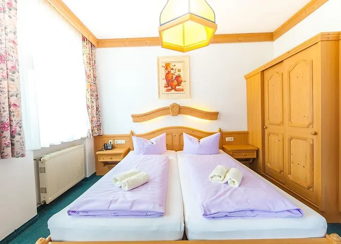 Und Restaurant Piccolo ターレ