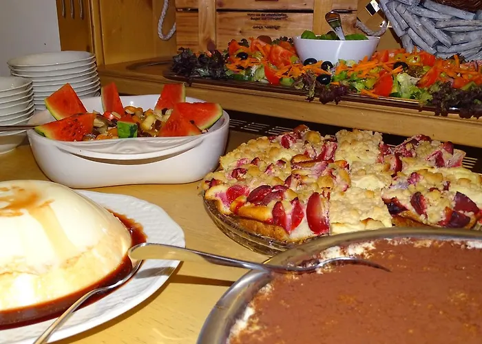 Und Restaurant Piccolo ホテル