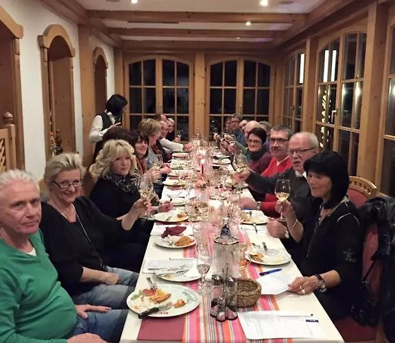 Отель Und Restaurant Piccolo 3*